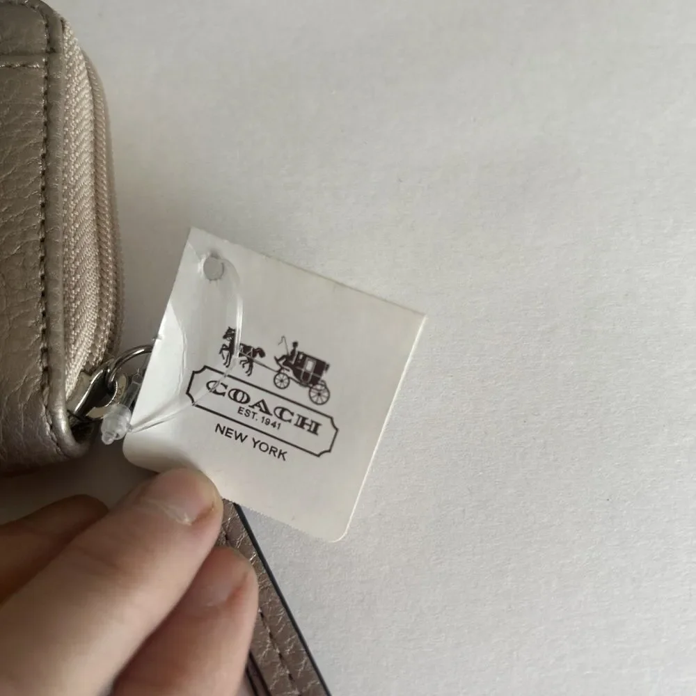 Coach Madison Champagne 61970 Wristlet Purse Purple Interior NWT